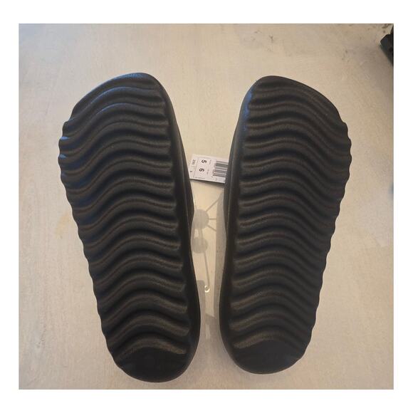 NIB Adidas Adilette Lumia Black Slides Sandals SZ Women's 6 Summer Travel - Picture 5 of 6